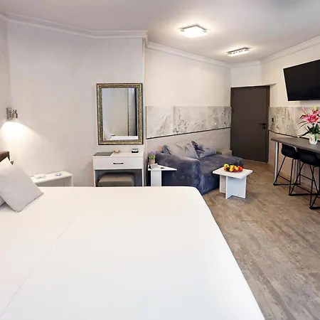 Deluxe 3 Center 布尔加斯