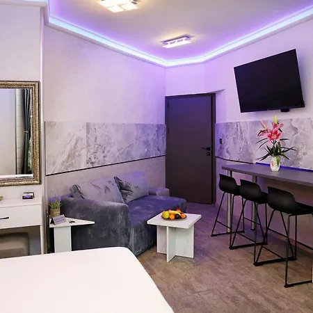 Deluxe 3 Center * Burgas