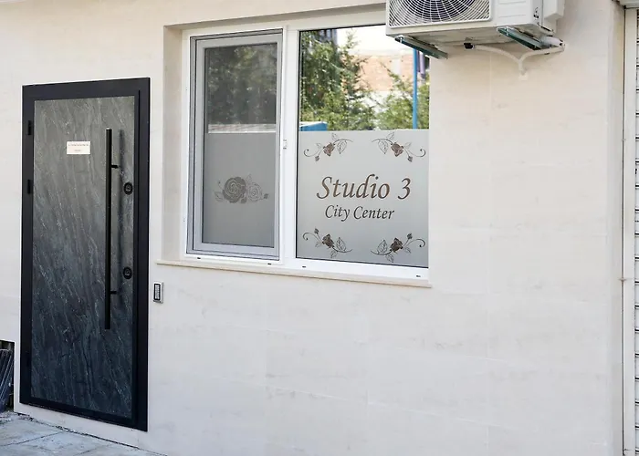 Deluxe 3 Center * Burgas