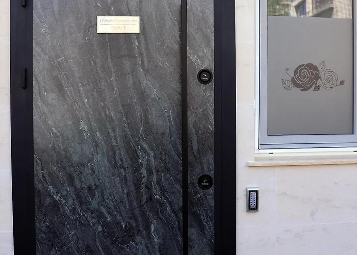 Deluxe 3 Center Apartament *