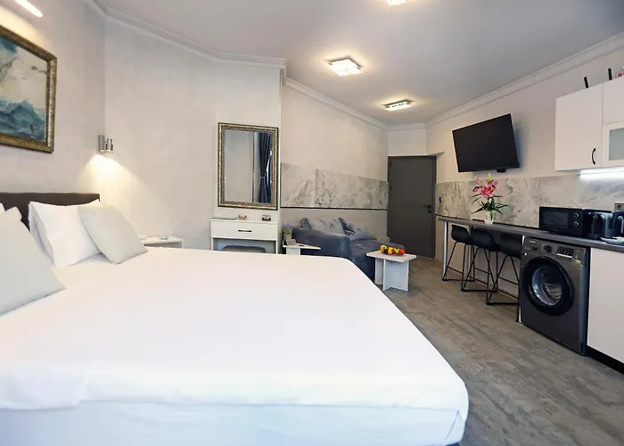 Deluxe 3 Center Burgas