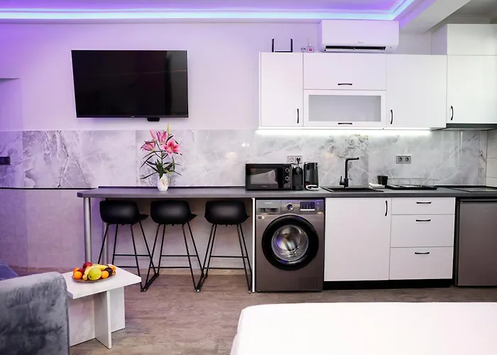 Deluxe 3 Center Apartament *