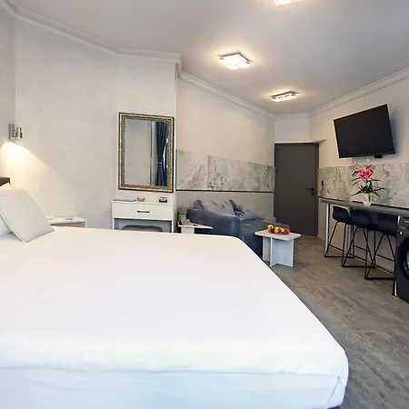 Deluxe 3 Center Burgas