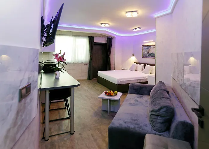 Deluxe 3 Center * Burgas